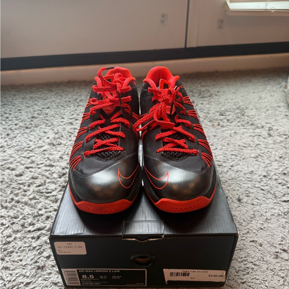 Lebron Nike Men's Black and Red Athletic Sneakers. Size 8.5. - Picture 4 of 9